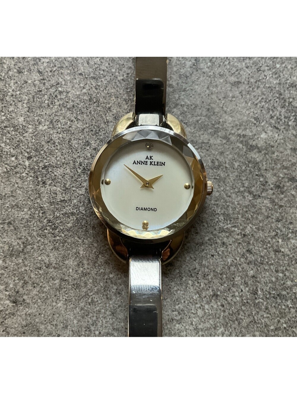 Beautiful Anne Klein Diamond Womens Watch 29mm Silver Tone Case MOP Dial D2